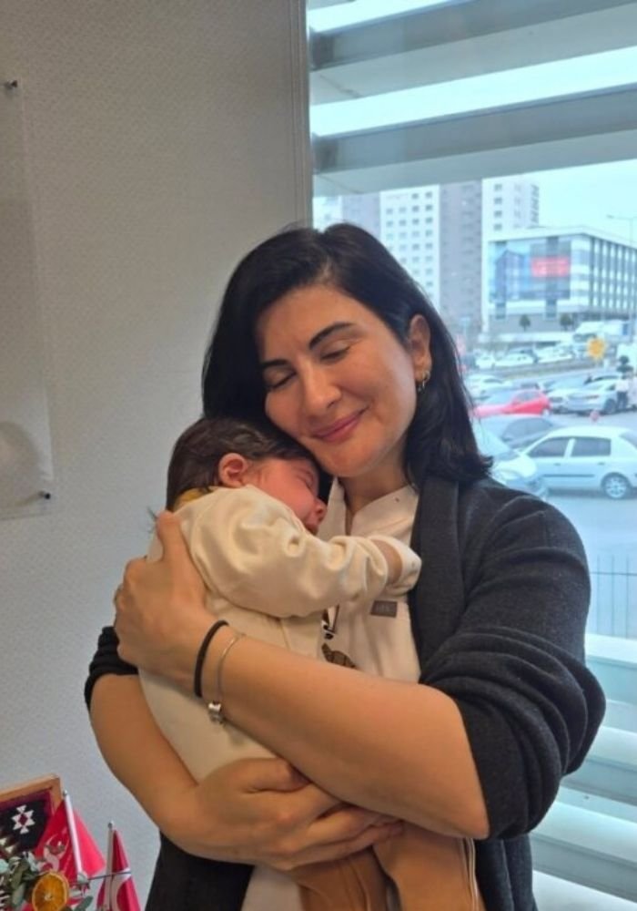 ozge-sever-yesiloglu-1 (2)